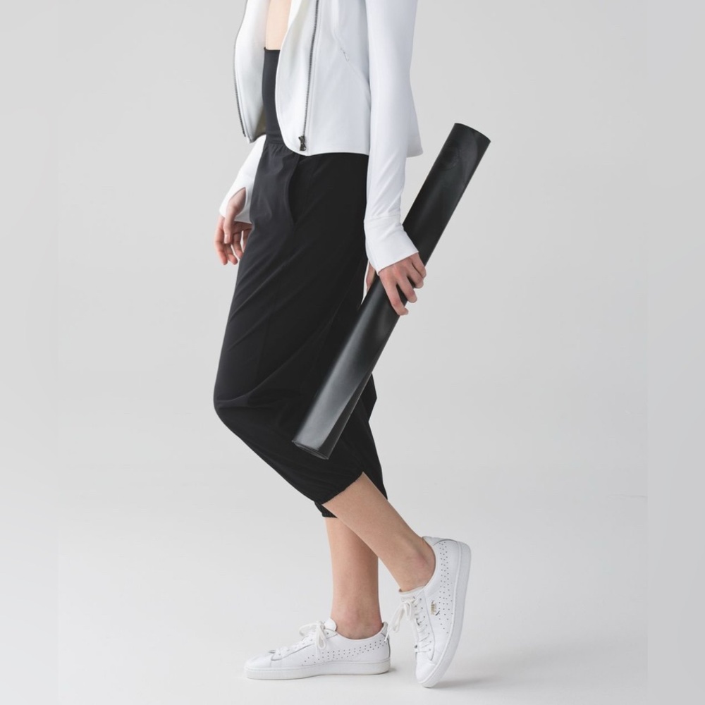 Lululemon Om Pant - Size 4 Black